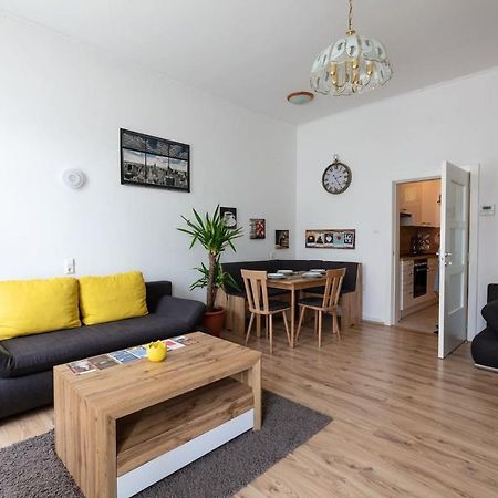 Sunny Renovated Apartment Close To Downtown Відень Екстер'єр фото