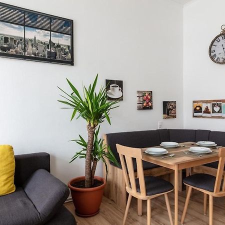 Sunny Renovated Apartment Close To Downtown Відень Екстер'єр фото