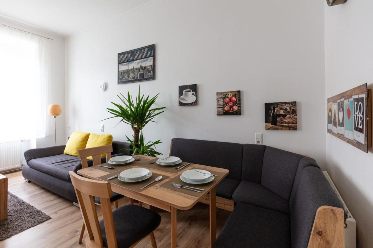Sunny Renovated Apartment Close To Downtown Відень Екстер'єр фото