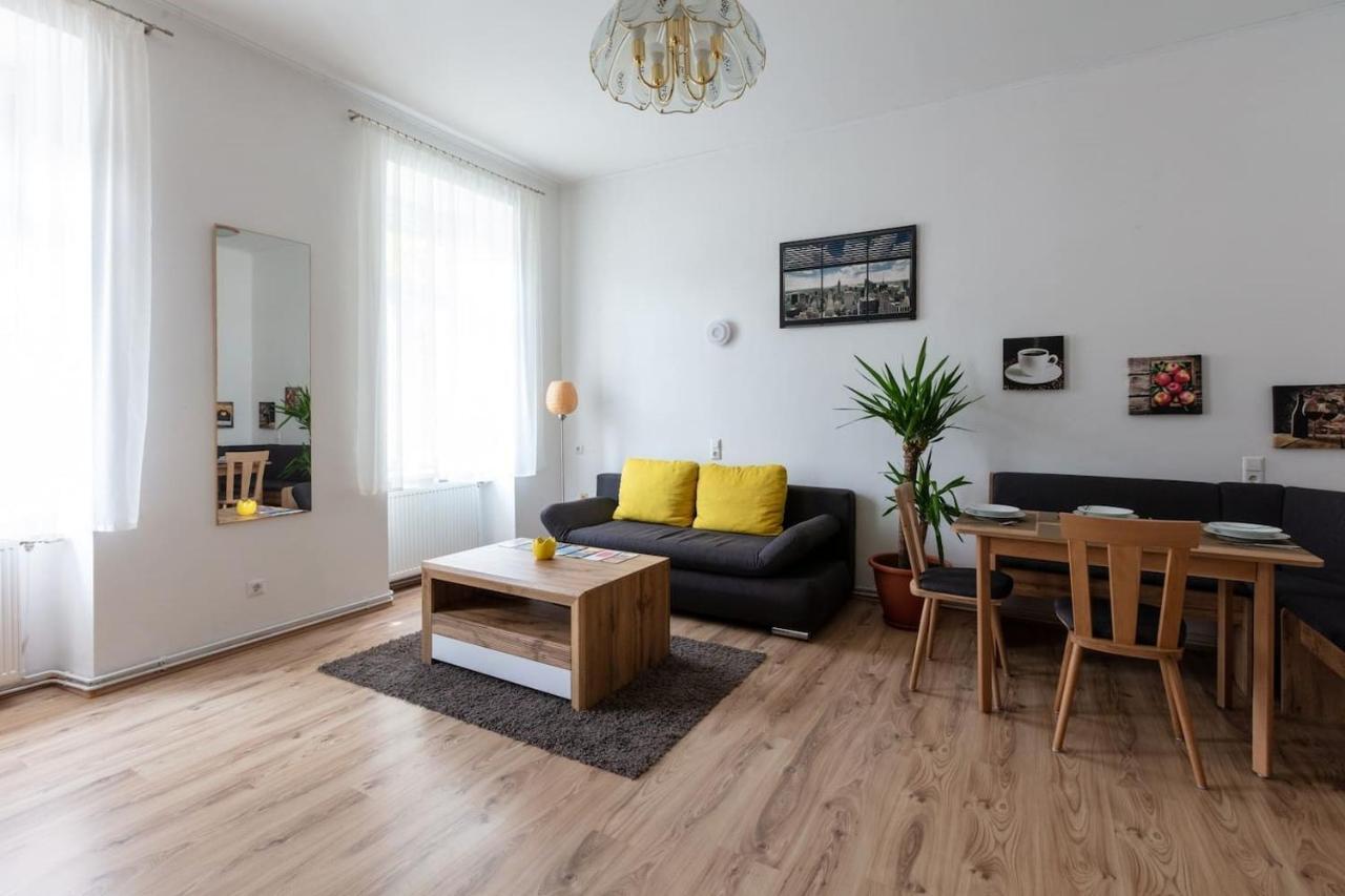 Sunny Renovated Apartment Close To Downtown Відень Екстер'єр фото